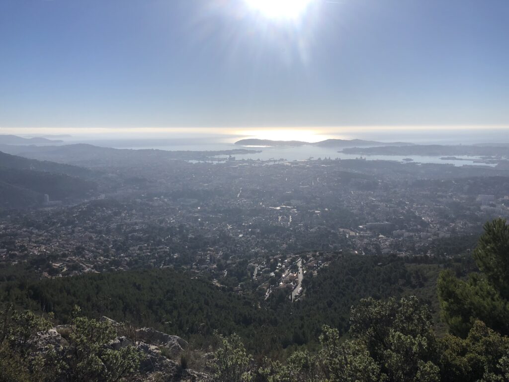 Vue depuis le haut du Baou