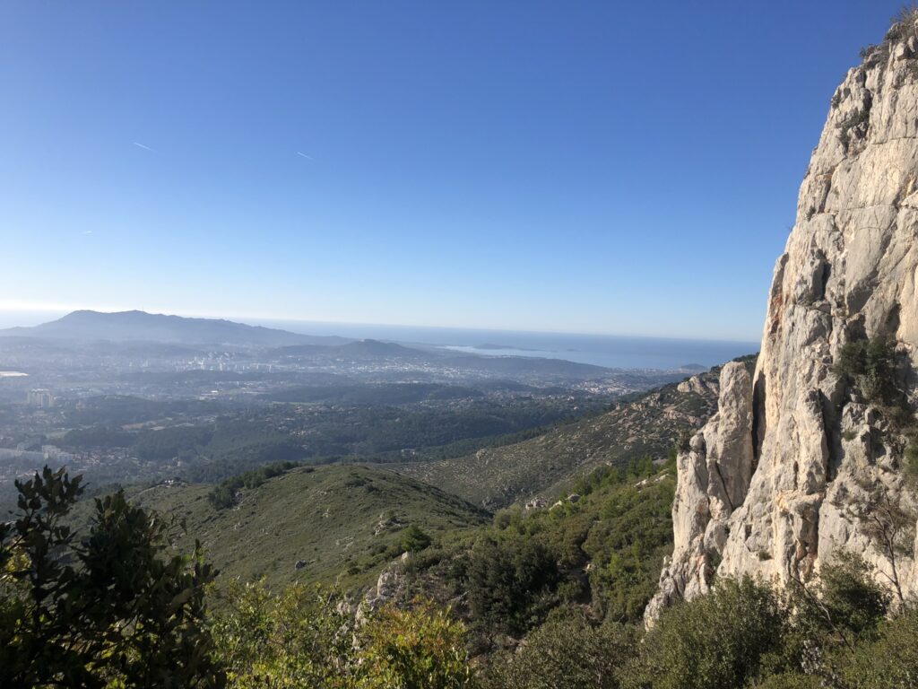 Vue depuis le haut du Baou