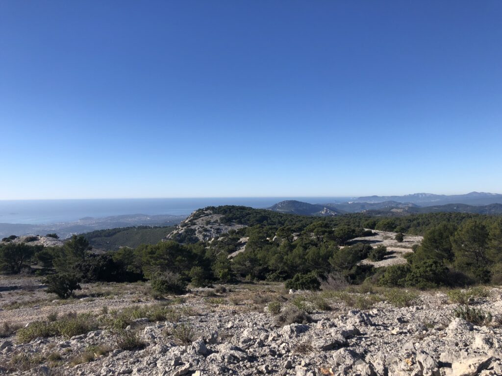 Vue depuis le haut du Baou