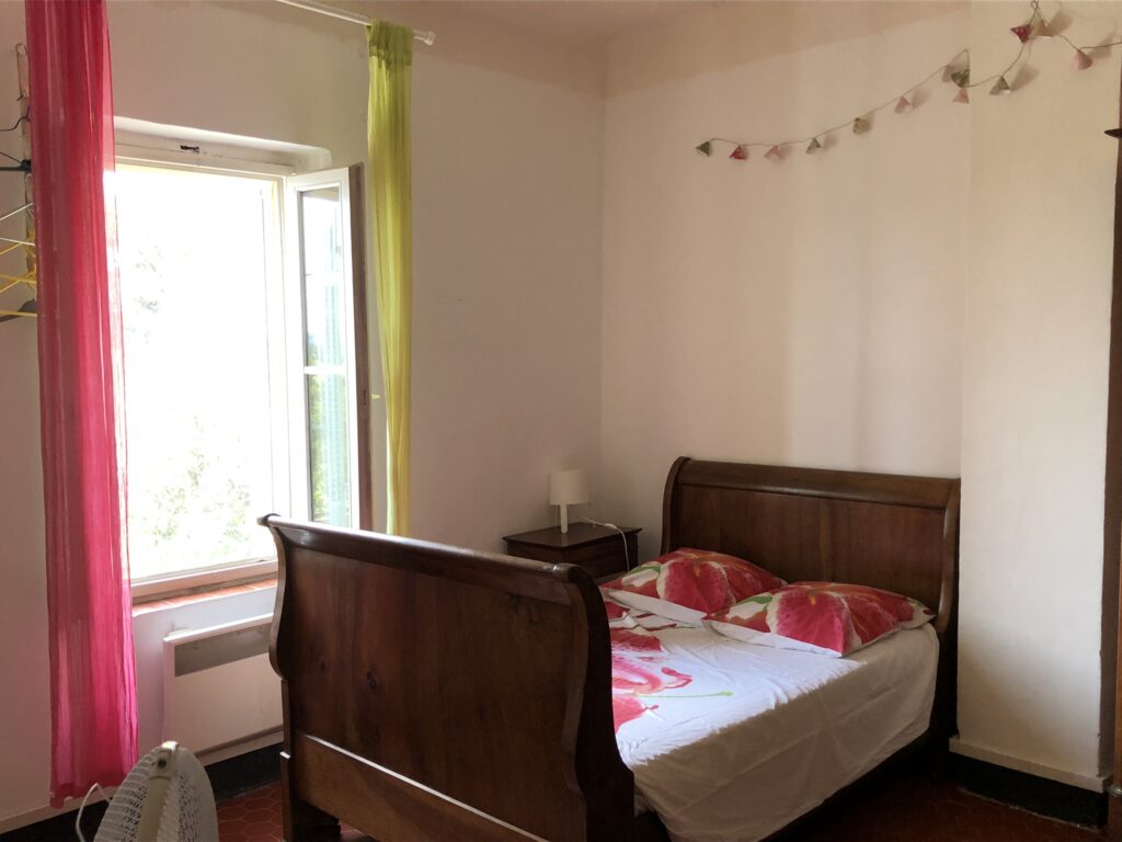 Chambre rose Lit n°1
