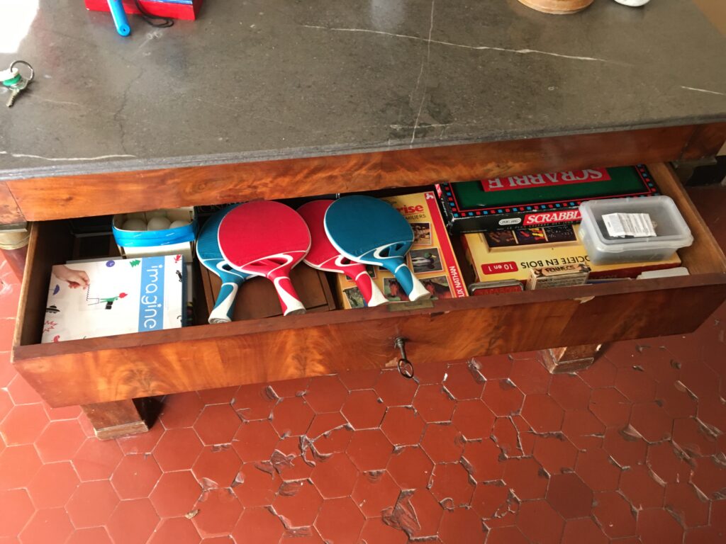 Jeux de société dans l'entrée