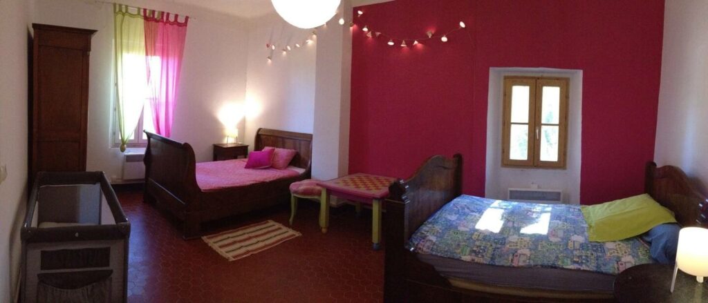 Chambre rose, pano 2 lits